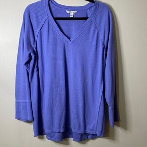 Wildfox Long Sleeve V-Neck Tee Exposed Seam High-Low Hem Top